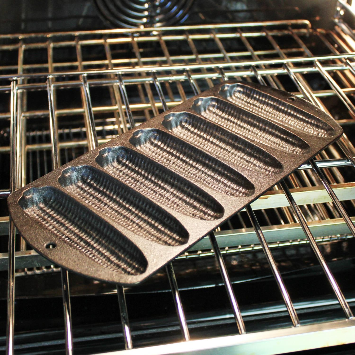 Lodge 7Stick Seasoned Cast Iron Mini Cornbread Pan L7MC3