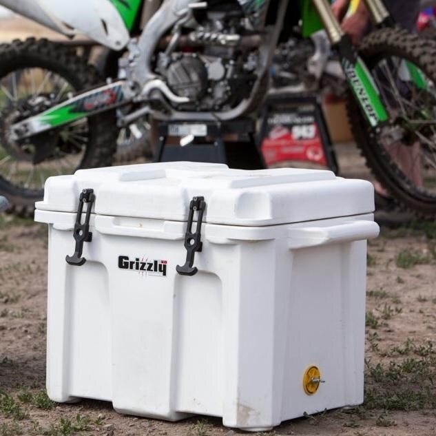 Grizzly Coolers 60 Quart Ice Chest White