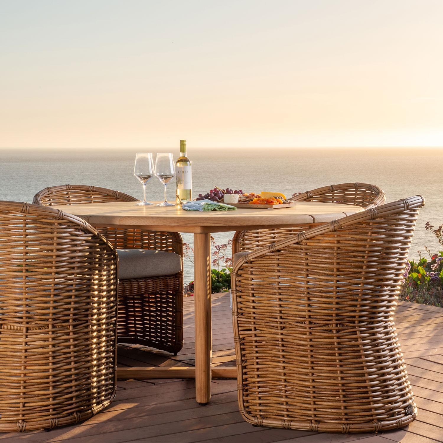 Playa 5 Pc Resin Wicker Dining Set By Sunset West - Corner - Detail thumbnail
