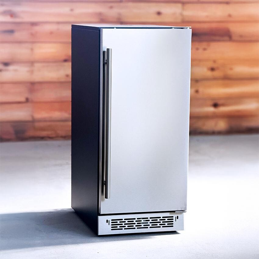 RCS REFR3A Outdoor Nugget Icemaker - Lifestyle thumbnail