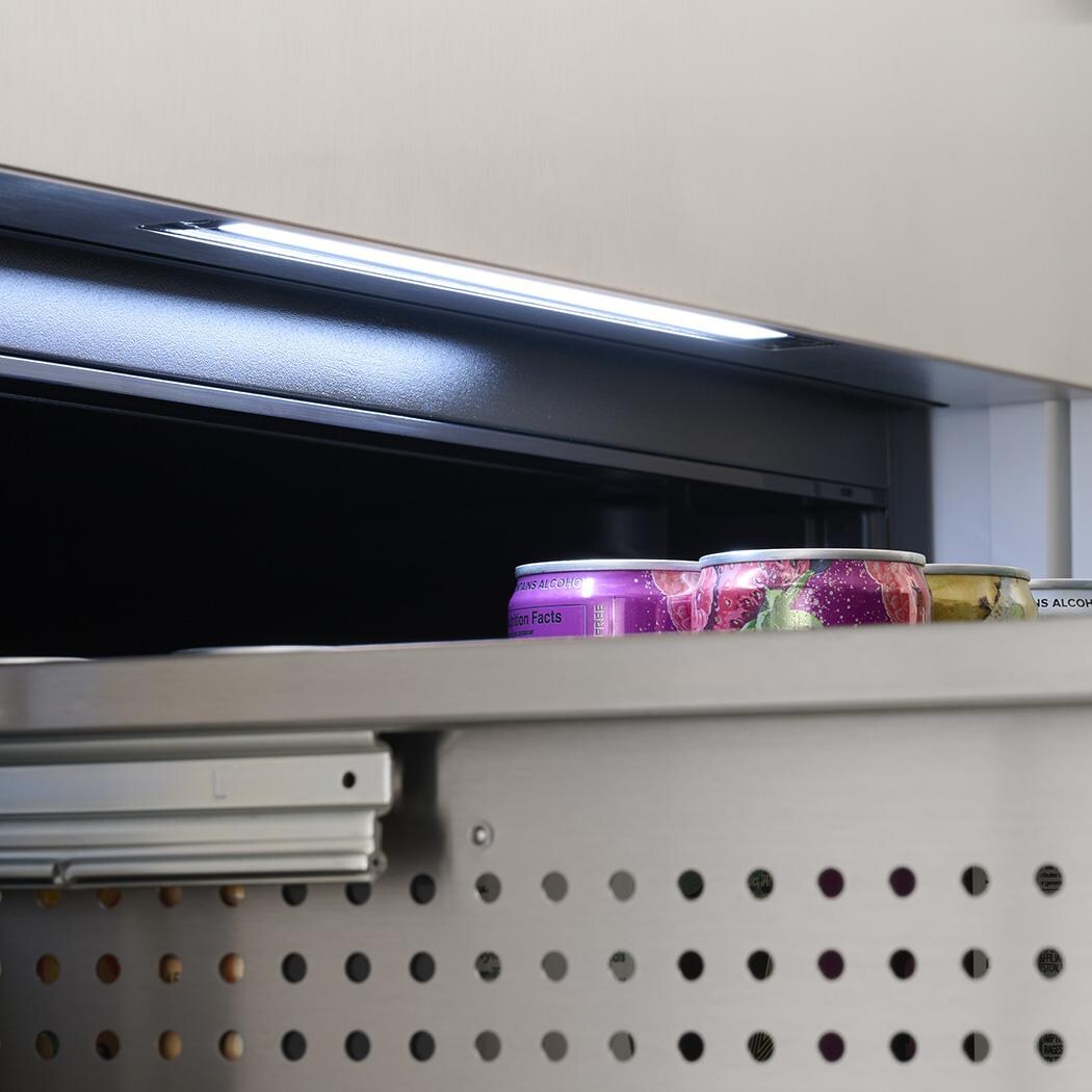 Zephyr PRRD24C2AS-OD Presrv 24-in 5.1 Cu. Ft. Dual Zone Outdoor Refrigerator Drawers - White Light - Detail thumbnail