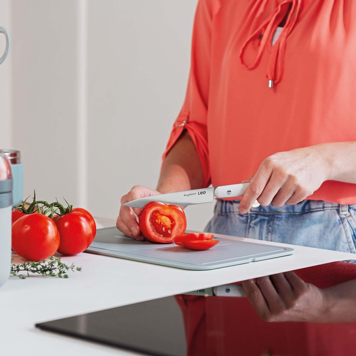 BergHOFF Leo Glints 3 Pc Cutlery Set w/ Stainless Steel Blades - Spirit - Slicing Tomato - Lifestyle thumbnail