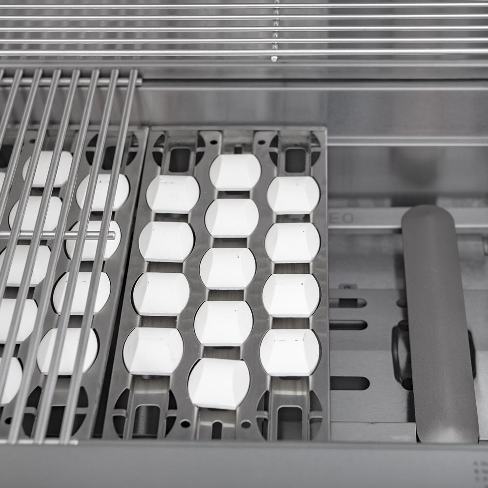 Turbo BTH3221BLP 32-Inch 4-Burner Built-In Gas Grill - Grill Interior thumbnail