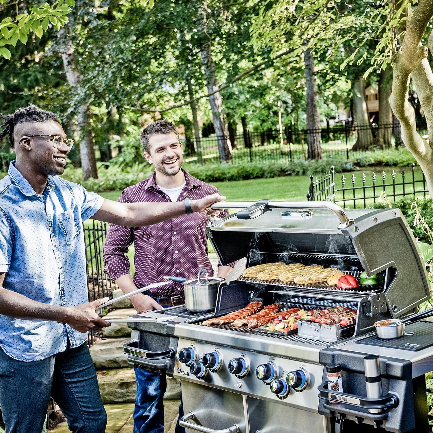 Broil King Regal S 590 PRO IR 5-Burner Natural Gas Grill With