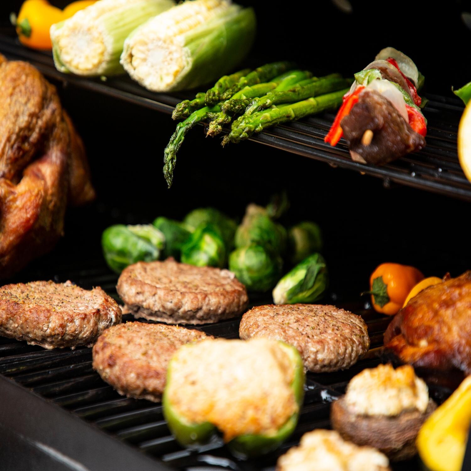 Louisiana Grills - 60910 - LG900C2 Wood Pellet Grill - Burgers thumbnail