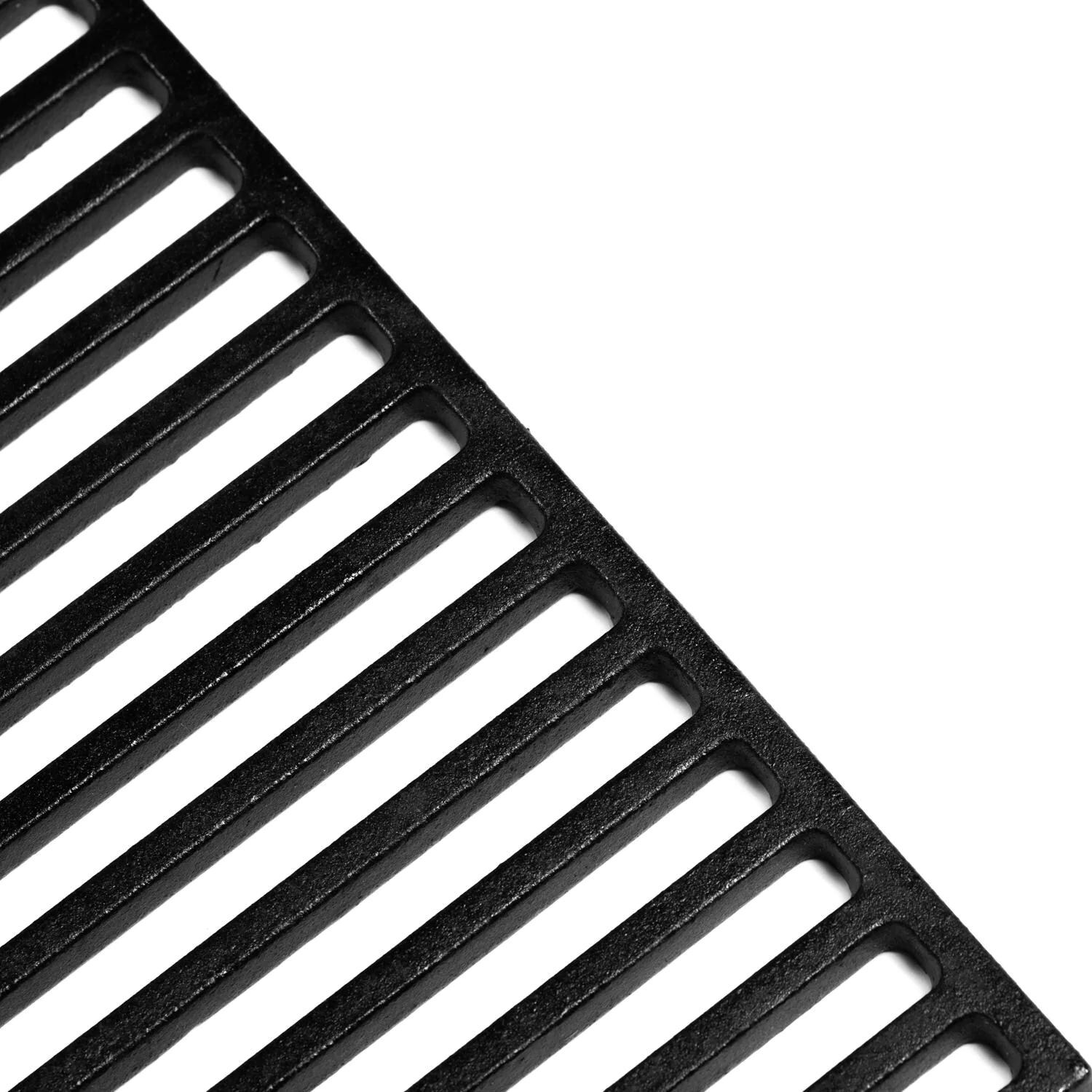 BBQGuys Signature BBQ-KHM-18-CI Half Moon Cast Iron Cooking Grate For 18-Inch Kamado Grills - Edge Detail thumbnail