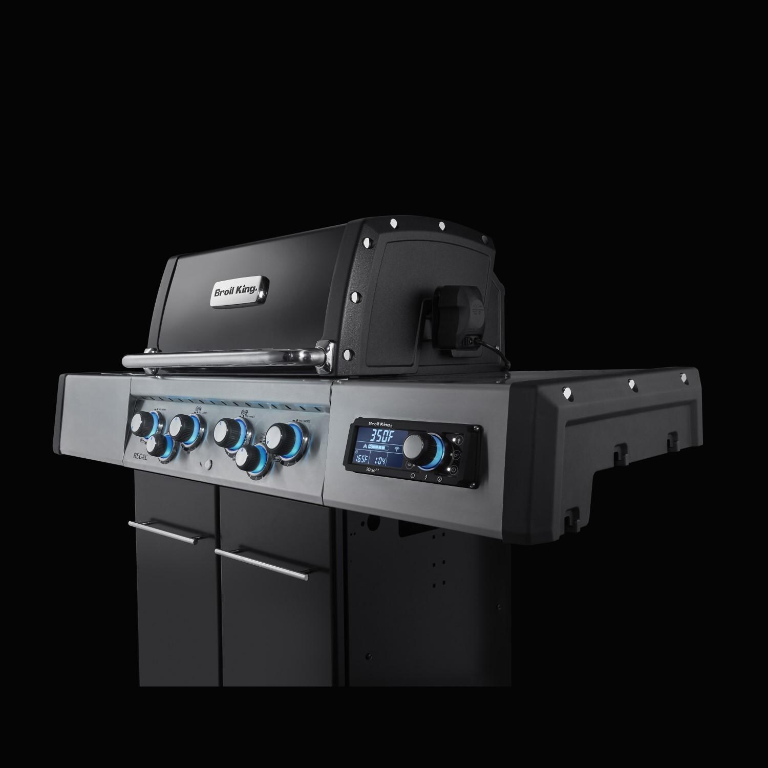 Broil King 687244 Regal Q 490 Pro IR Propane Grill - Glamour Blue Knobs - Detail thumbnail