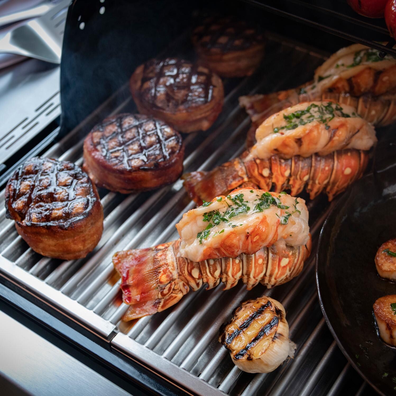 Saber Select R42SC0321 3-Burner 24-Inch Infrared Propane Gas Grill - Grilling Lobster thumbnail