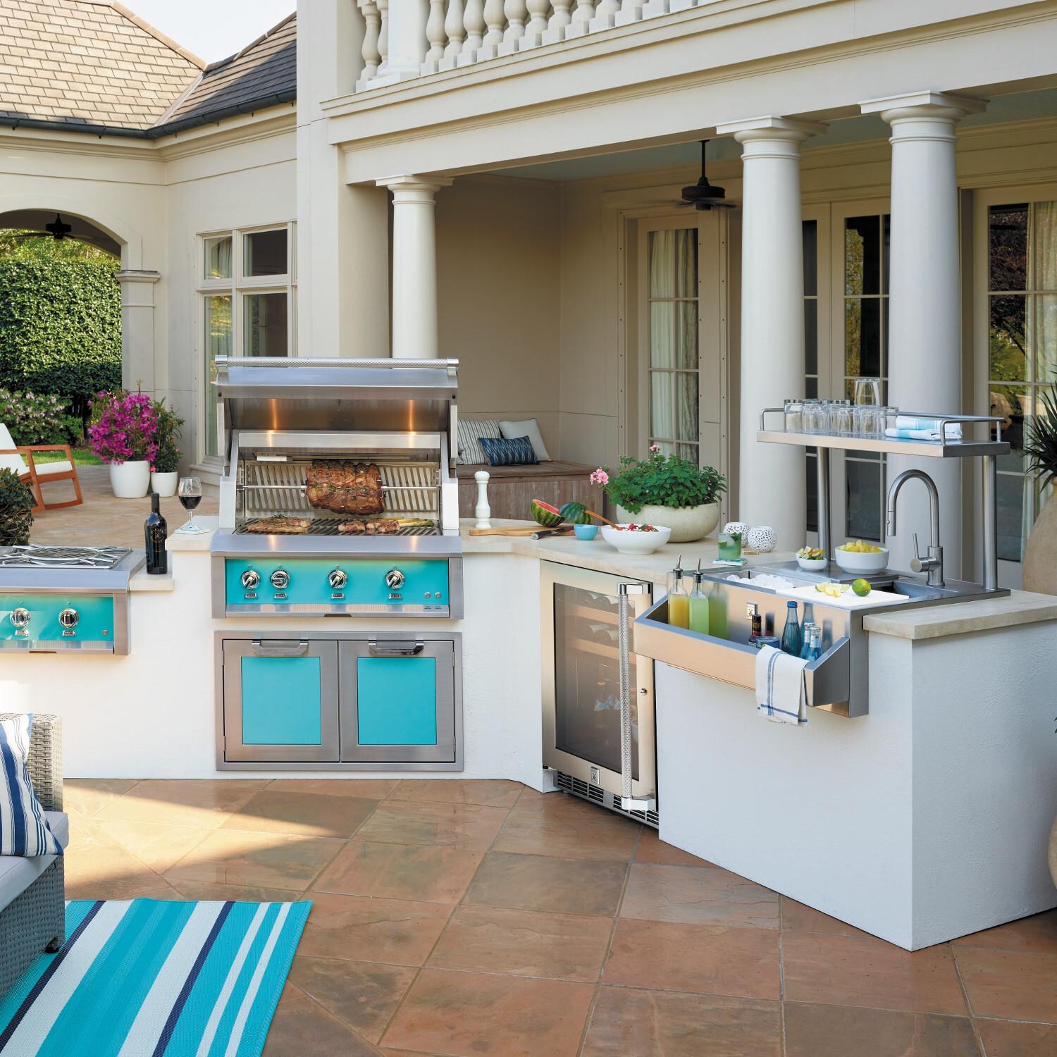 Hestan GRCHS30 30-Inch Refreshment Center - Lifestyle thumbnail