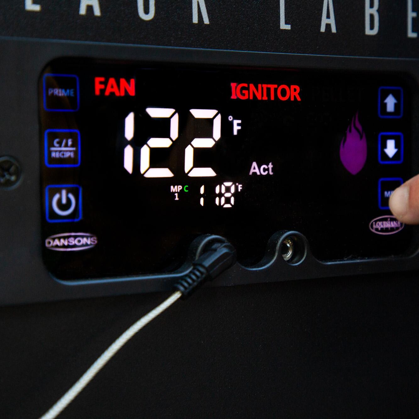 Louisiana Grills - 10638 - LG0800BL Black Label Series Pellet Grill - Controls thumbnail