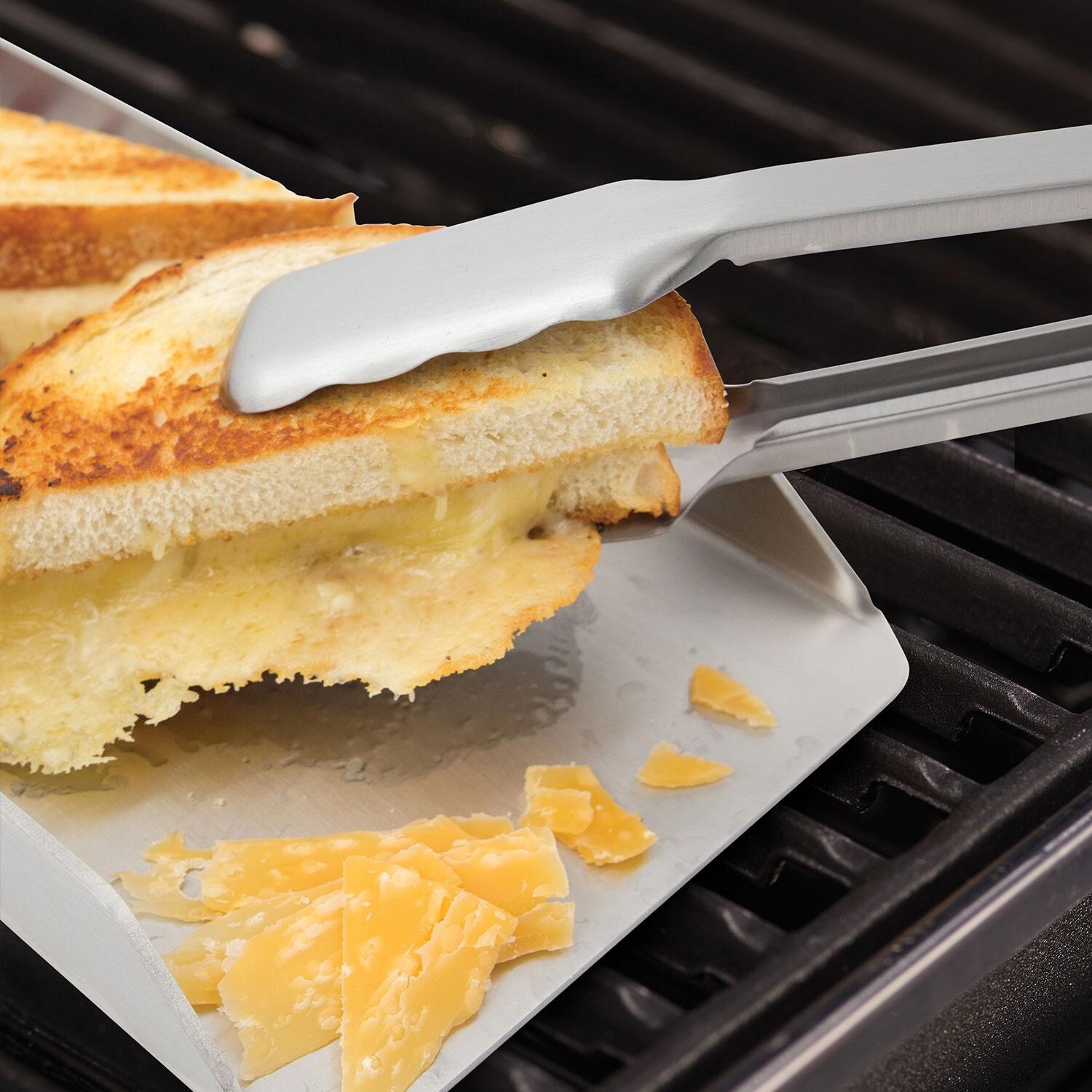 Broil King 64003 4pc Baron Tool Set - Serving Platter For Grilled Cheese - Lifestyle thumbnail