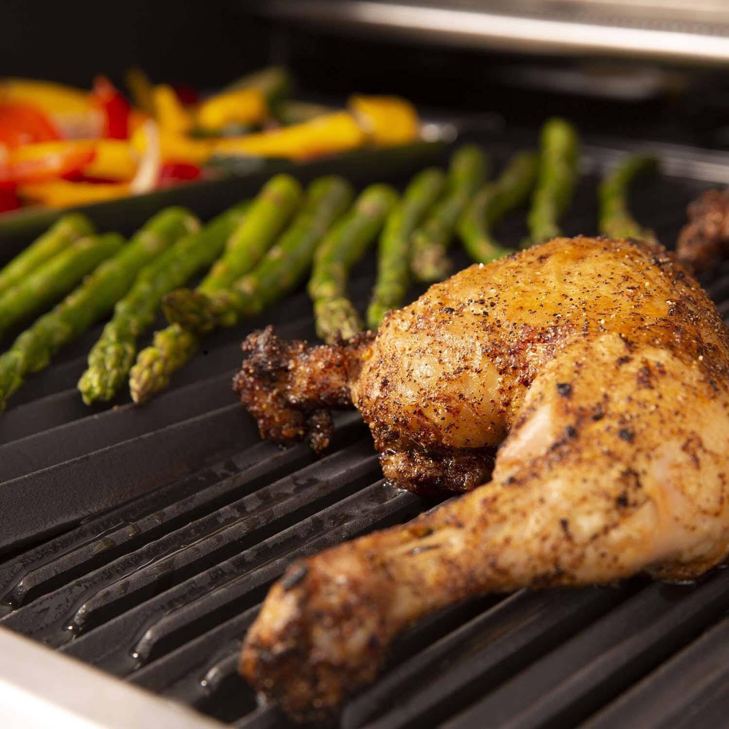 Broil King 865364 24-in Crown Propane Grill - Grilling Chicken - Lifestyle thumbnail