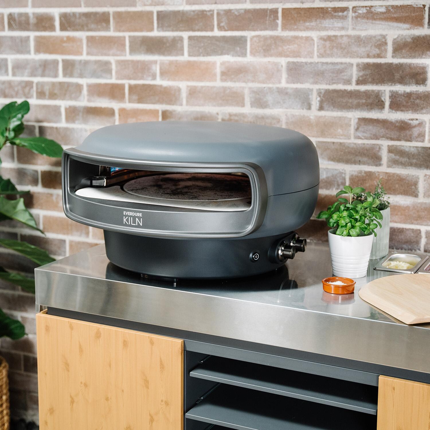 Everdure EKILN1GUS 1-Burner KILN Pizza Oven - Graphite - Angled - Lifestyle thumbnail
