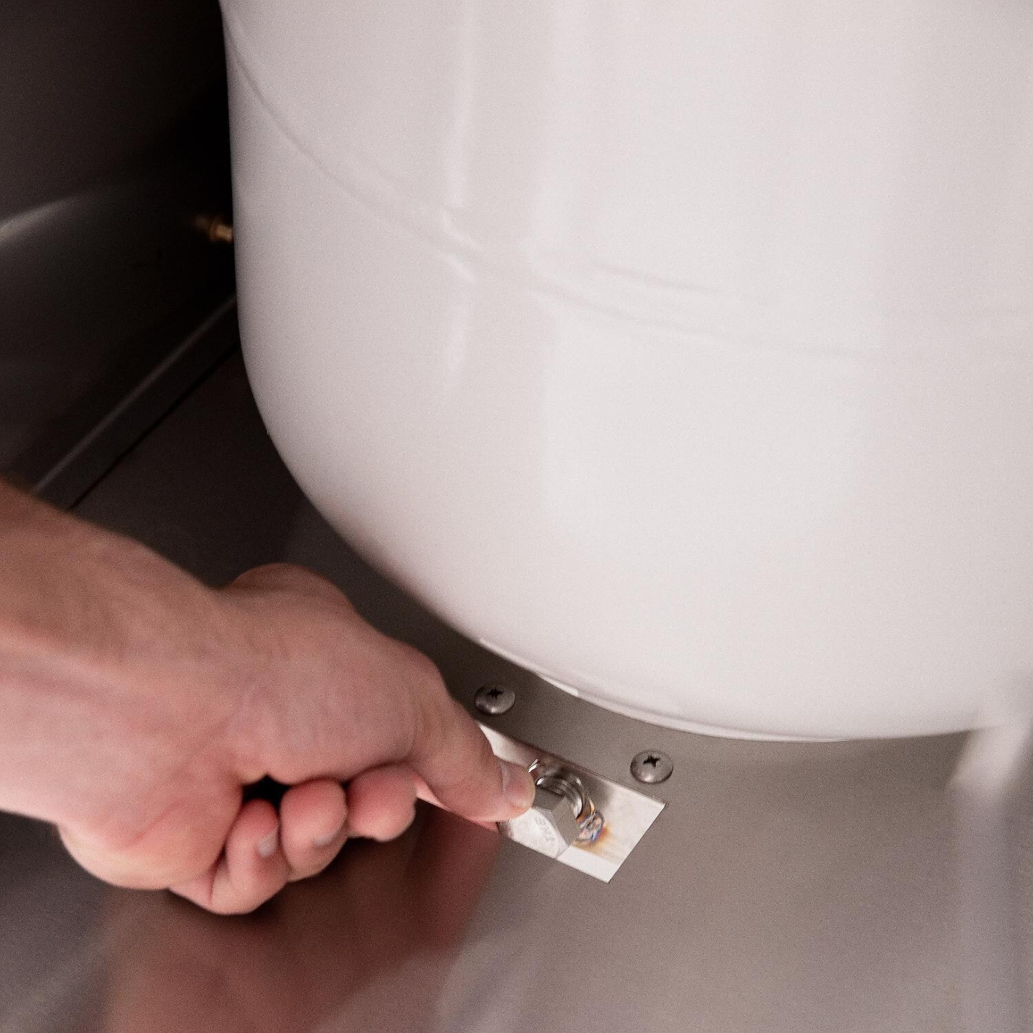 Summerset SBG30-LP Builder 30-Inch 2-Burner Propane Grill On Pedestal - Tank Storage thumbnail