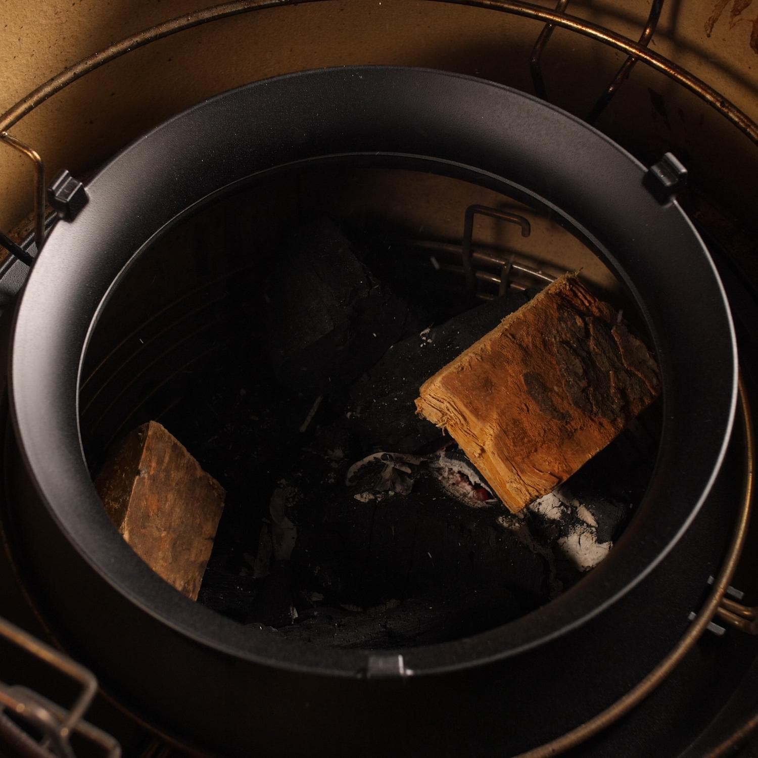 Kamado Joe CLASSIC3PKG Classic Joe III Bundle - KJ23NRHCI Classic III 18-Inch Ceramic Kamado Grill - Slo Roller W/ Fuel - Detail thumbnail