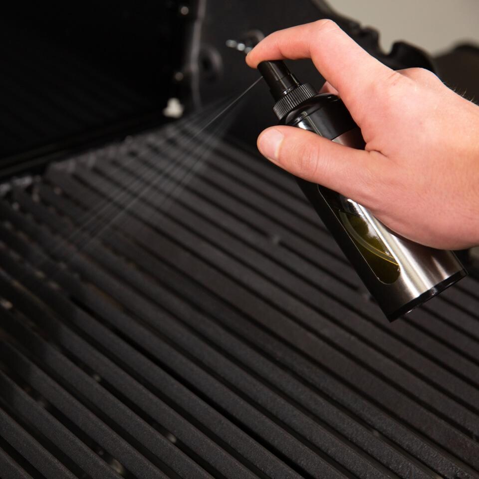 Broil King Stainless Steel Oil Spritzer - 60945 - Spraying Grates - Lifestyle thumbnail