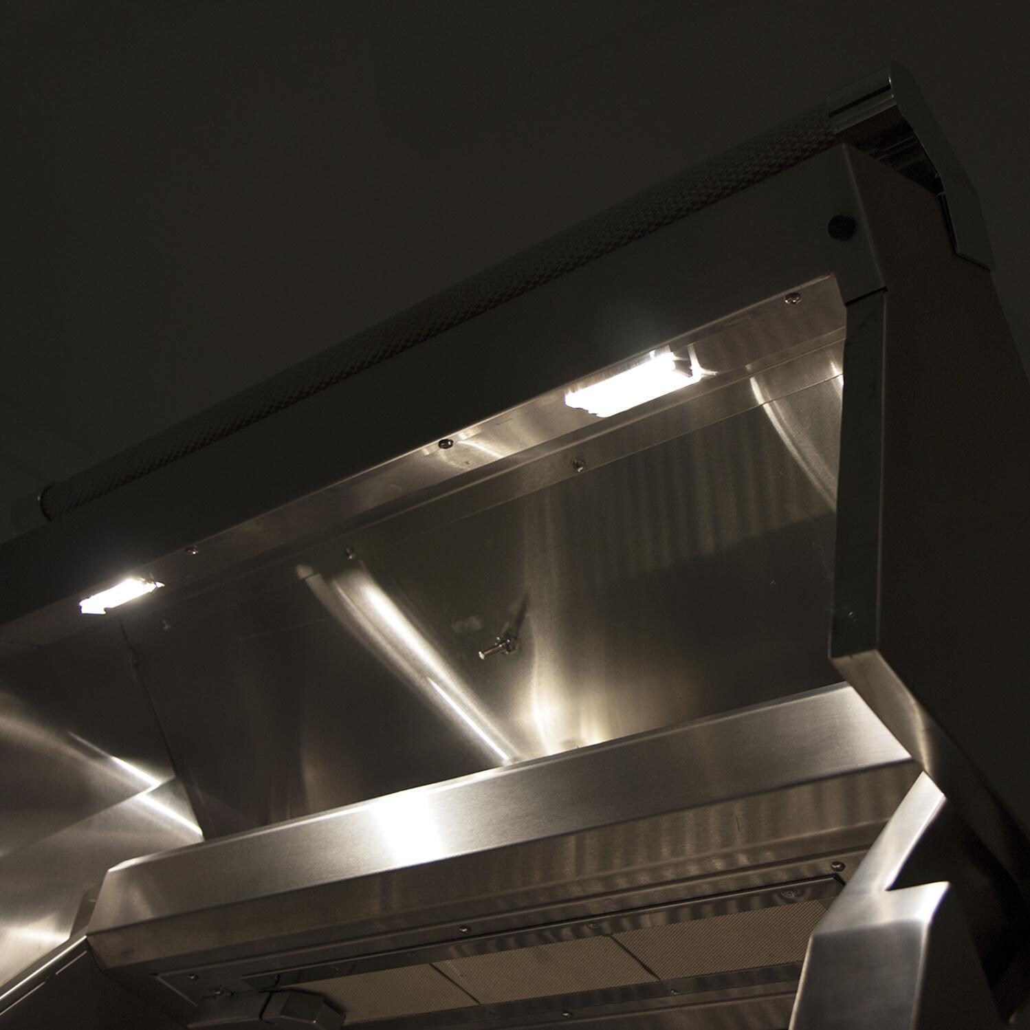 Hestan 30-Inch Freestanding Gas Grill - Stadium Lighting