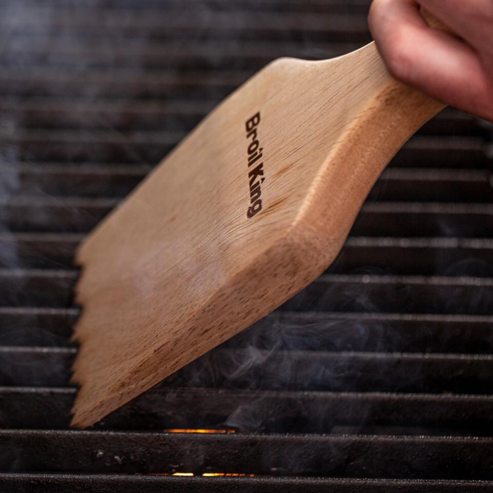 Broil King Wood Scraper Grill Brush - 65335 - In Use Side - Detail thumbnail