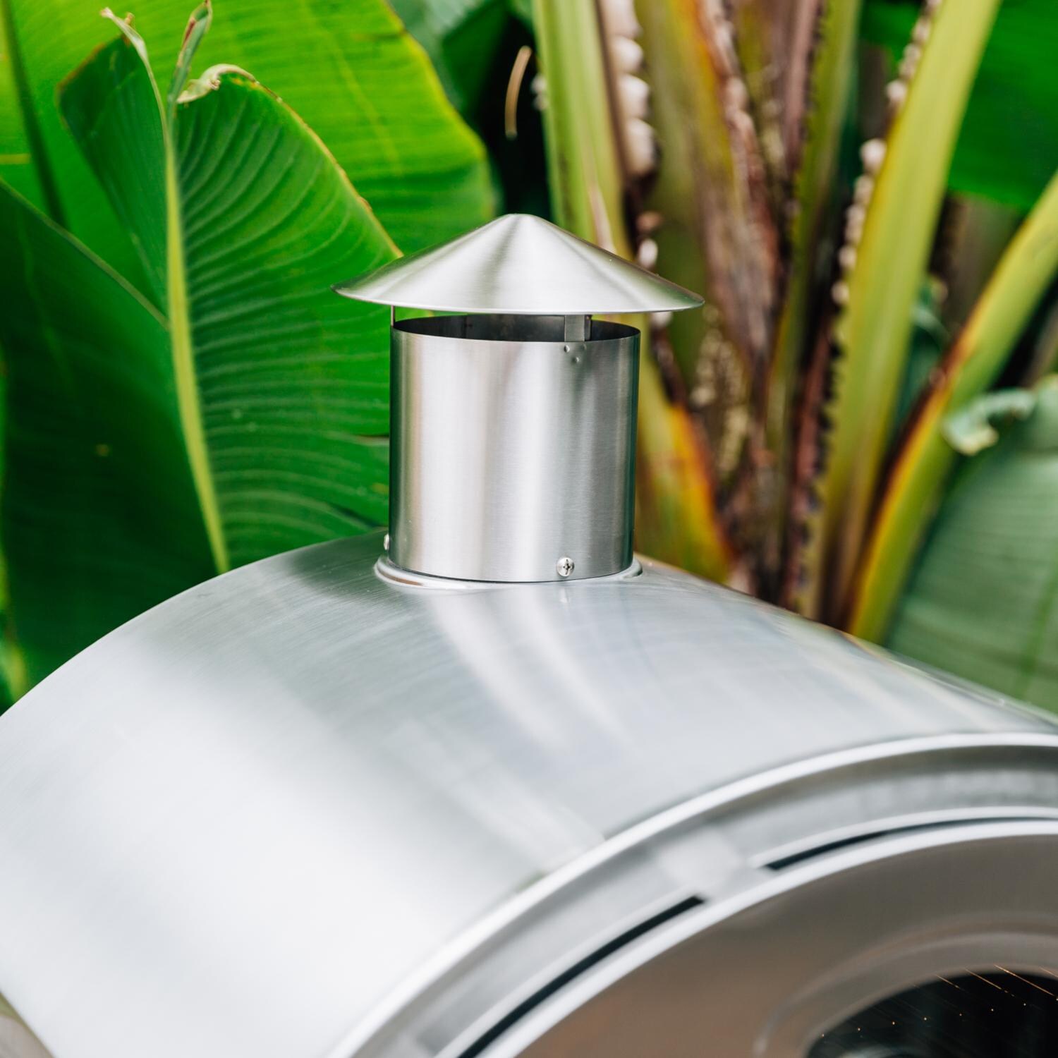 Summerset SS-OVFS-LP Freestanding Propane Gas Outdoor Pizza Oven - Chimney Detail thumbnail