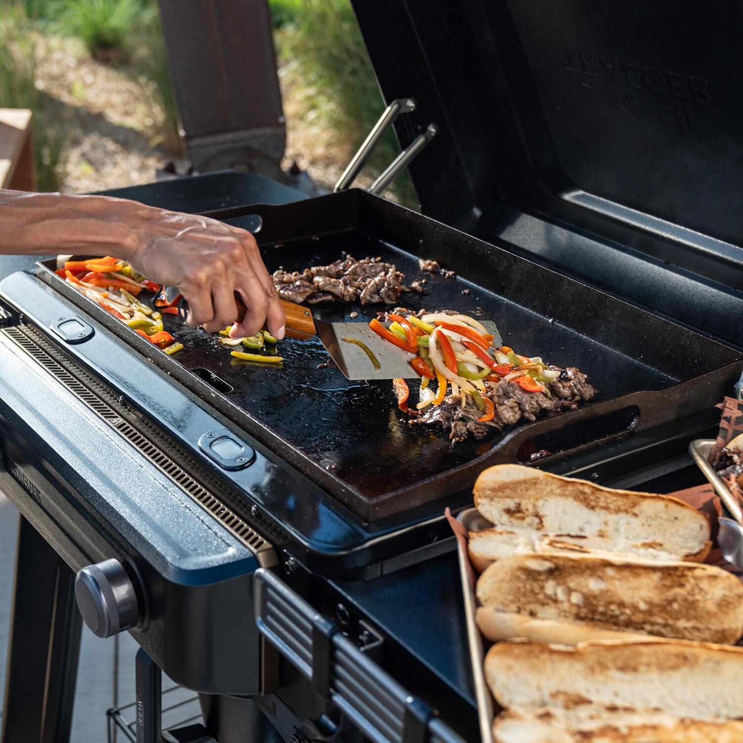 Traeger TF2NN46DN Flatrock 2 Zone Propane Griddle - Cooking - Detail thumbnail