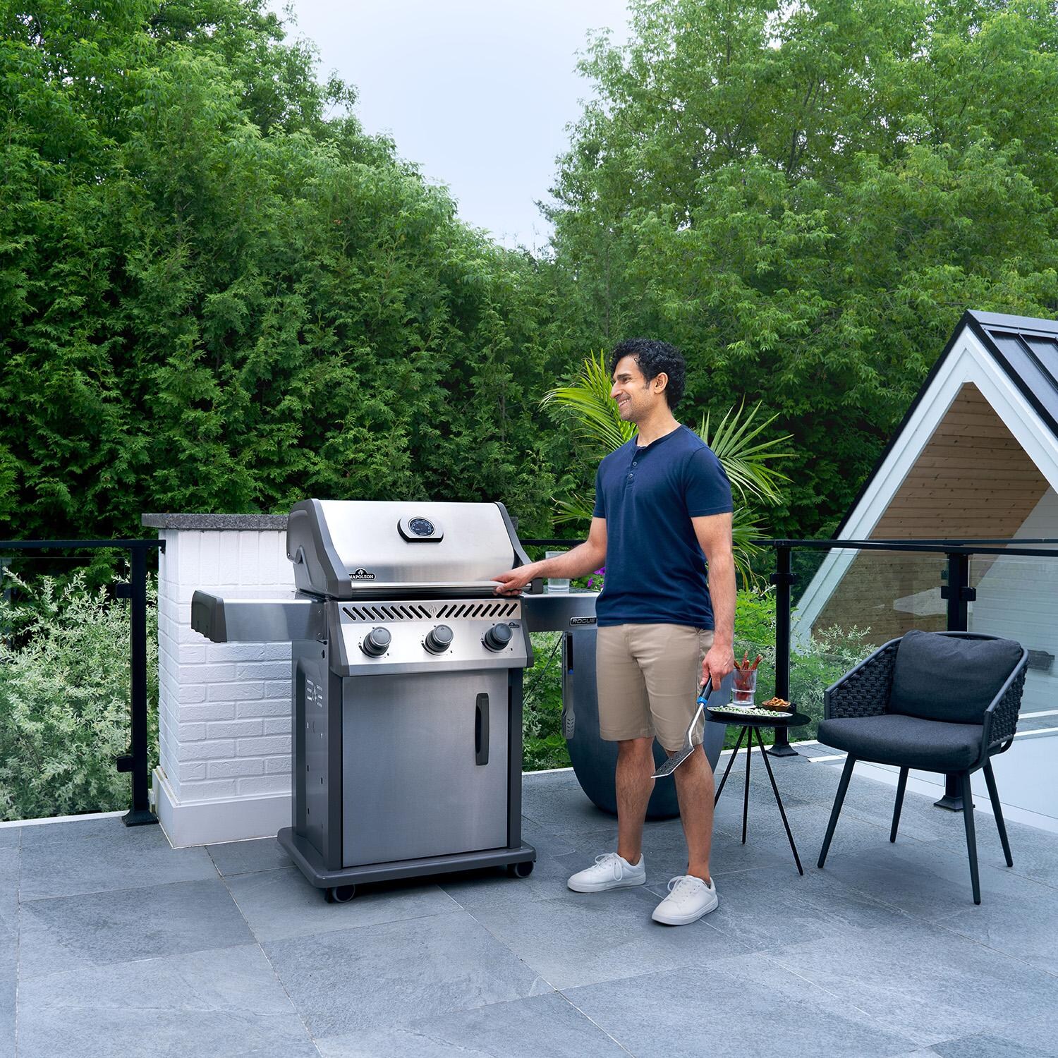 Napoleon R425PSS-2 Rogue 425 3-Burner Propane Grill - Lifestyle thumbnail