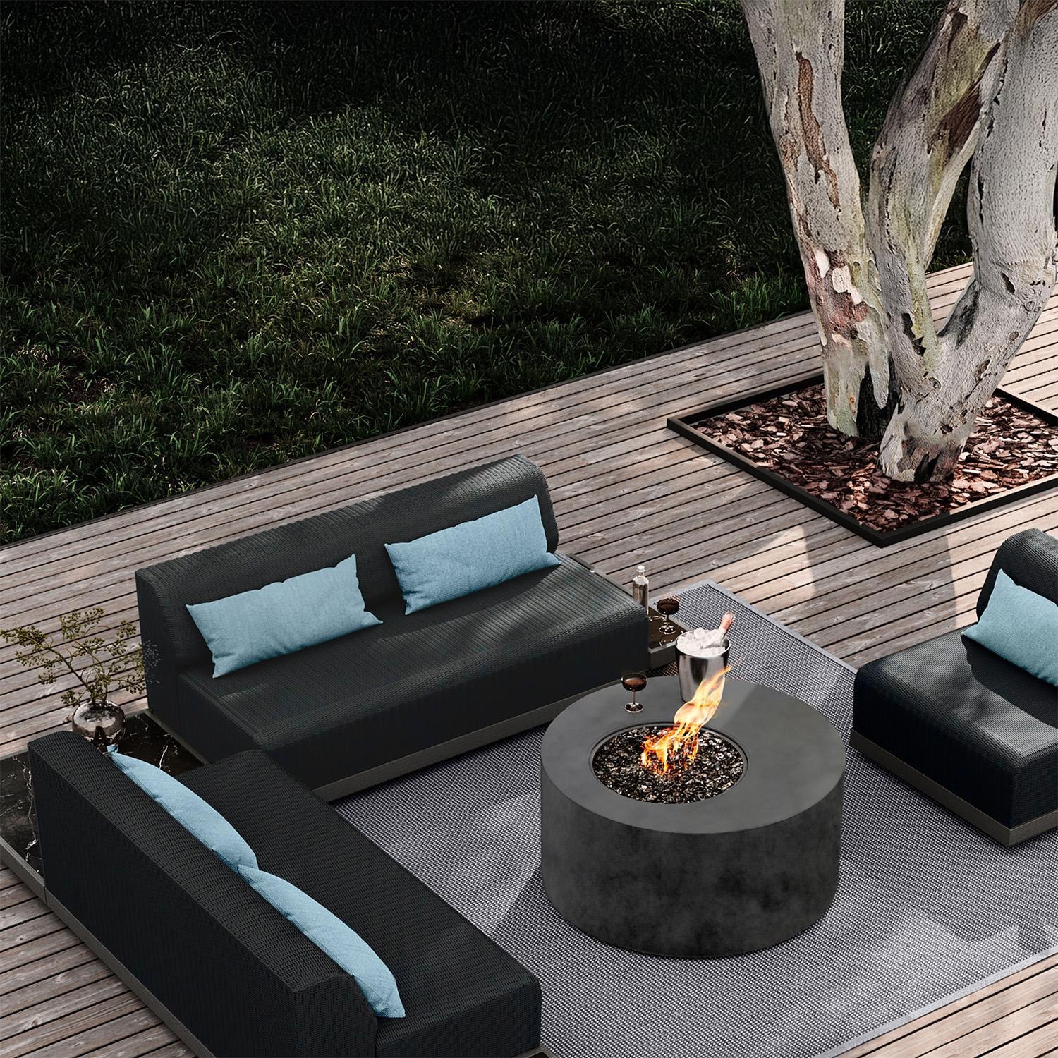 Grande 35 Inch Smoke/Onyx Aluminum Corner End Table By Ebel - Lifestyle thumbnail