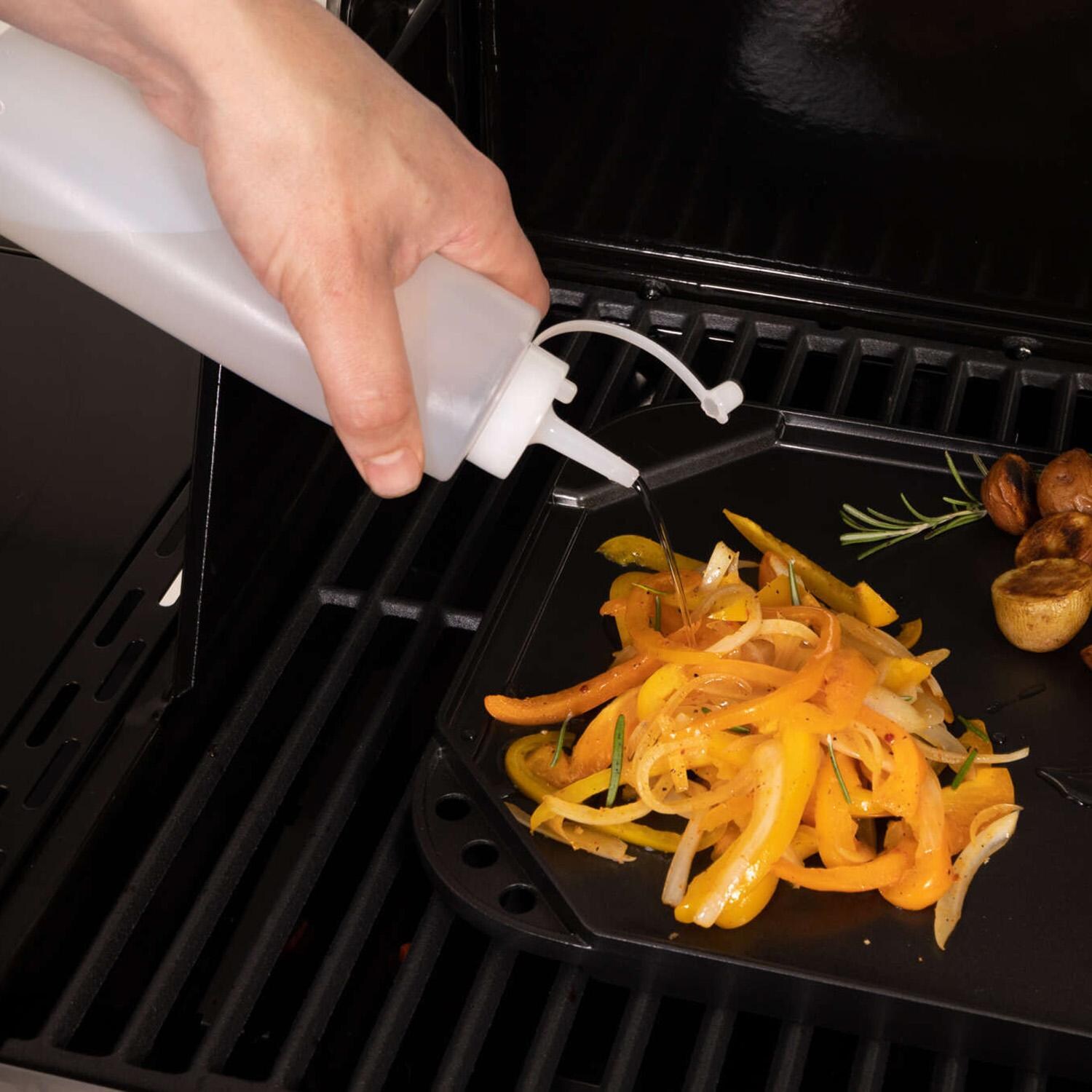 Broil King Flat Top/ Griddle Cooking Set - 5 Pc - 49005 - Bottle - Lifestyle thumbnail