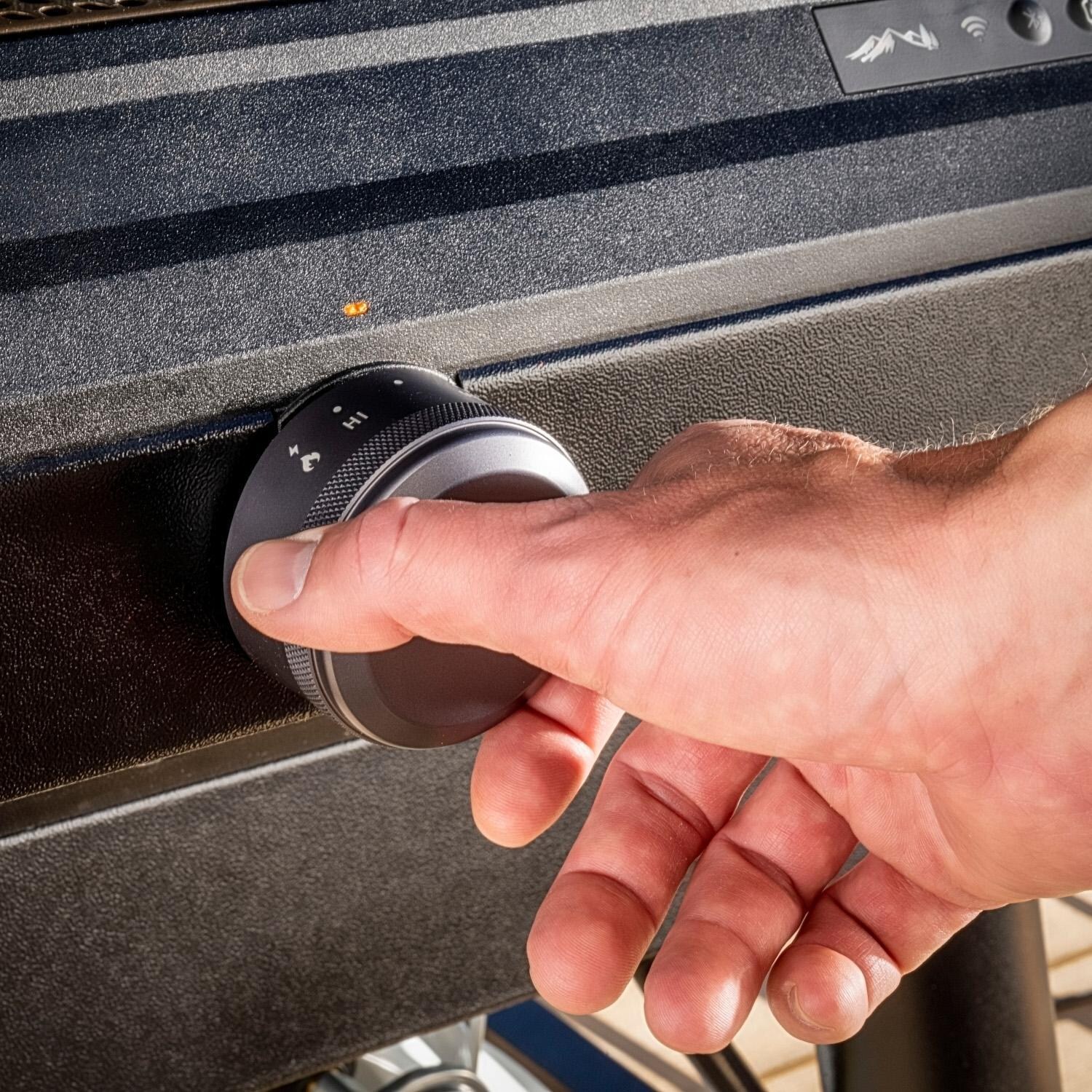 Traeger TF3CN59AU Flatrock Flat Top Grill - Control - Detail thumbnail