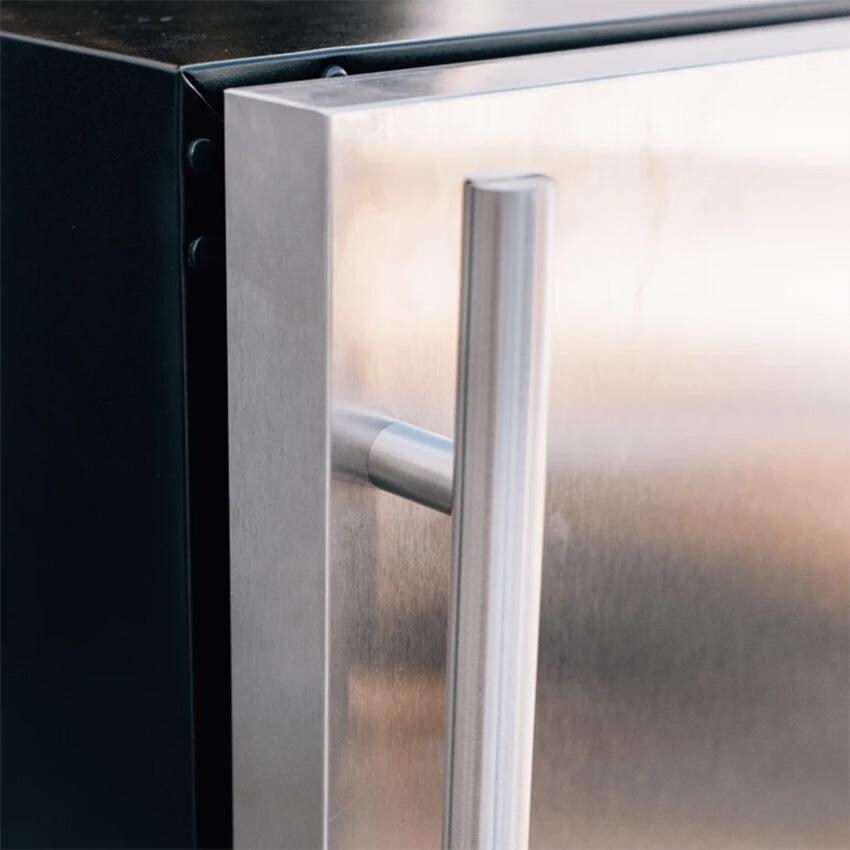 Summerset RFR-24S-A 24 Inch Outdoor Rated Refrigerator - Door Handle - Detail thumbnail