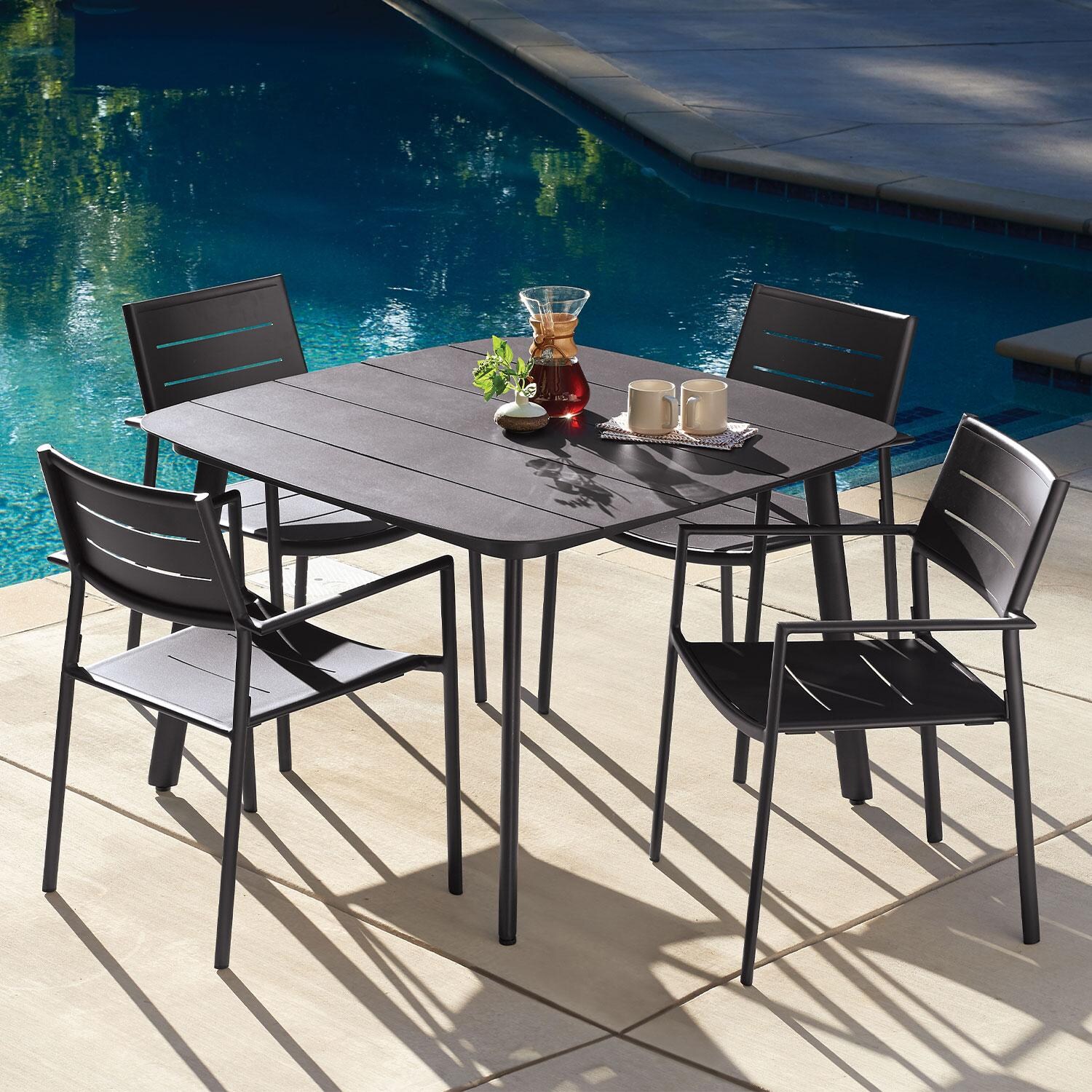 Eiland 5 Pc Powder-Coated Aluminum Dining Set in Carbon By Oxford Garden