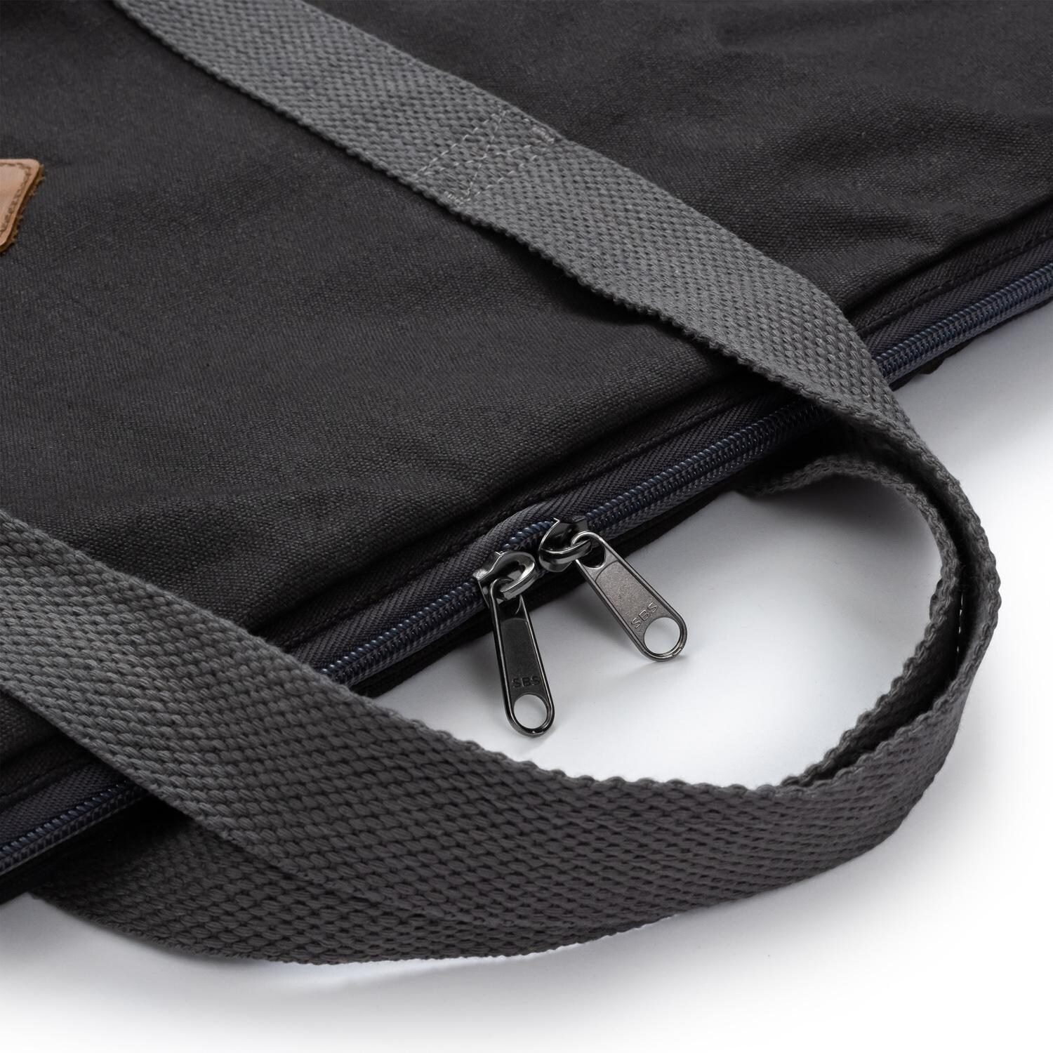 Barebones Living CKW-401 Heavy Duty Grill Grate Carry Bag - Rectangular - Handle Detail thumbnail