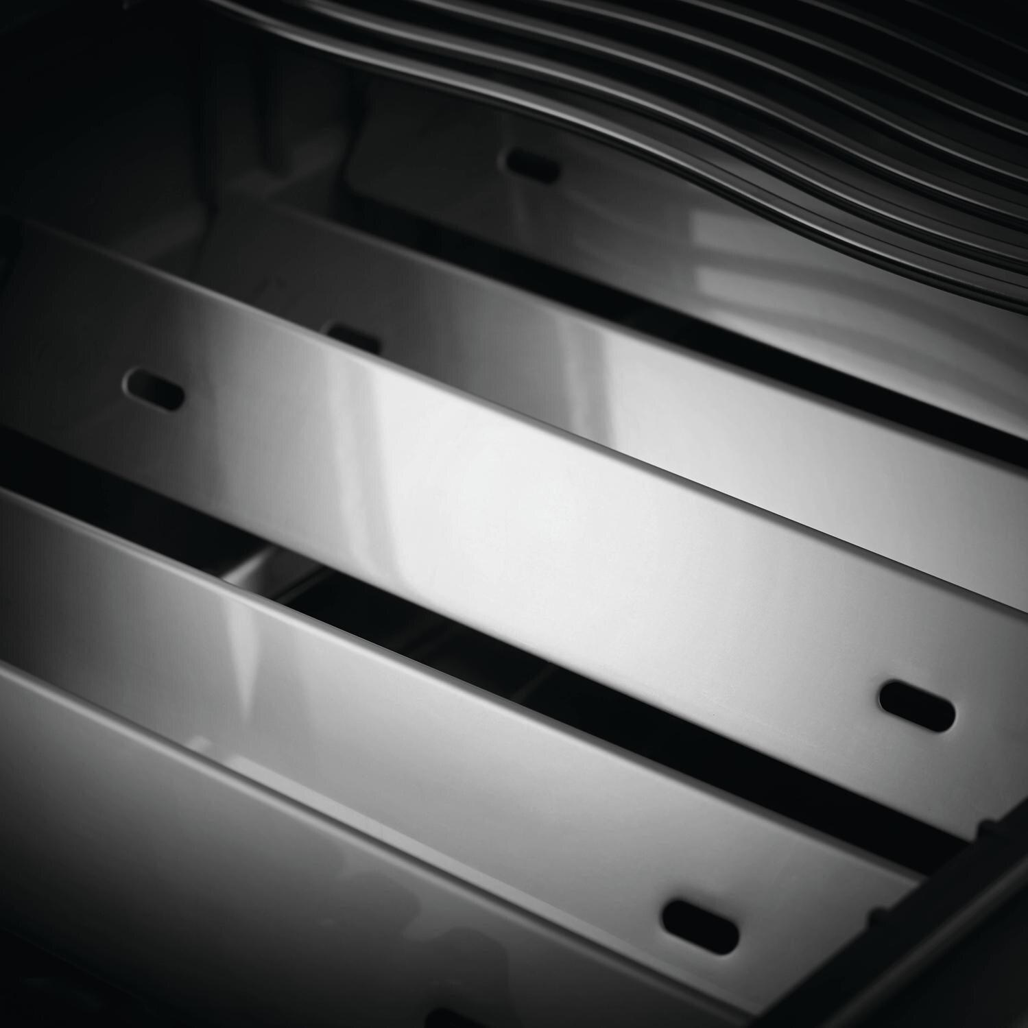 Napoleon RSE525RSIBPSS-1 Rogue SE 525 RSIB Propane Gas Grill with Infrared Rear Burner and Infrared Side Burner - Stainless Steel - Dual-Level Stainless Steel Sear Plates thumbnail