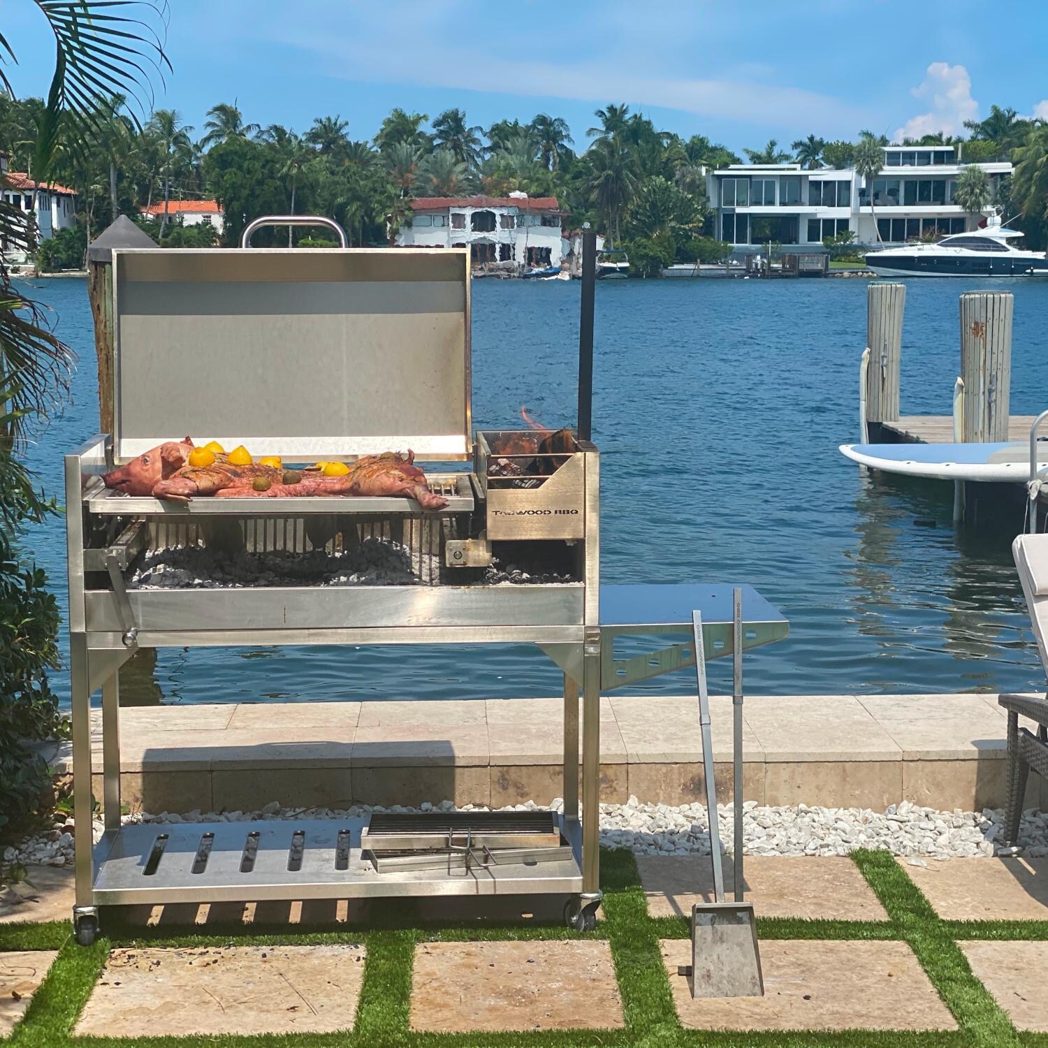 Tagwood BBQ BBQ01SSF Fully Assembled Argentine Santa Maria Wood Fire & Charcoal Grill with Top Lid - Cooking Whole Hog by Pier thumbnail