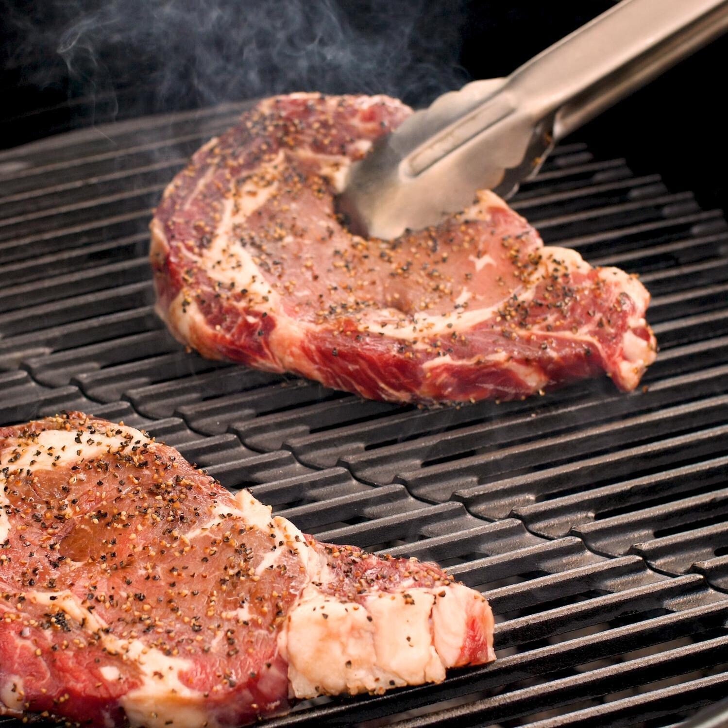 Everdure HBCE4KGUS 4K 21-Inch Charcoal Grill & Smoker - Cast Iron Grates Are Perfect For Searing thumbnail