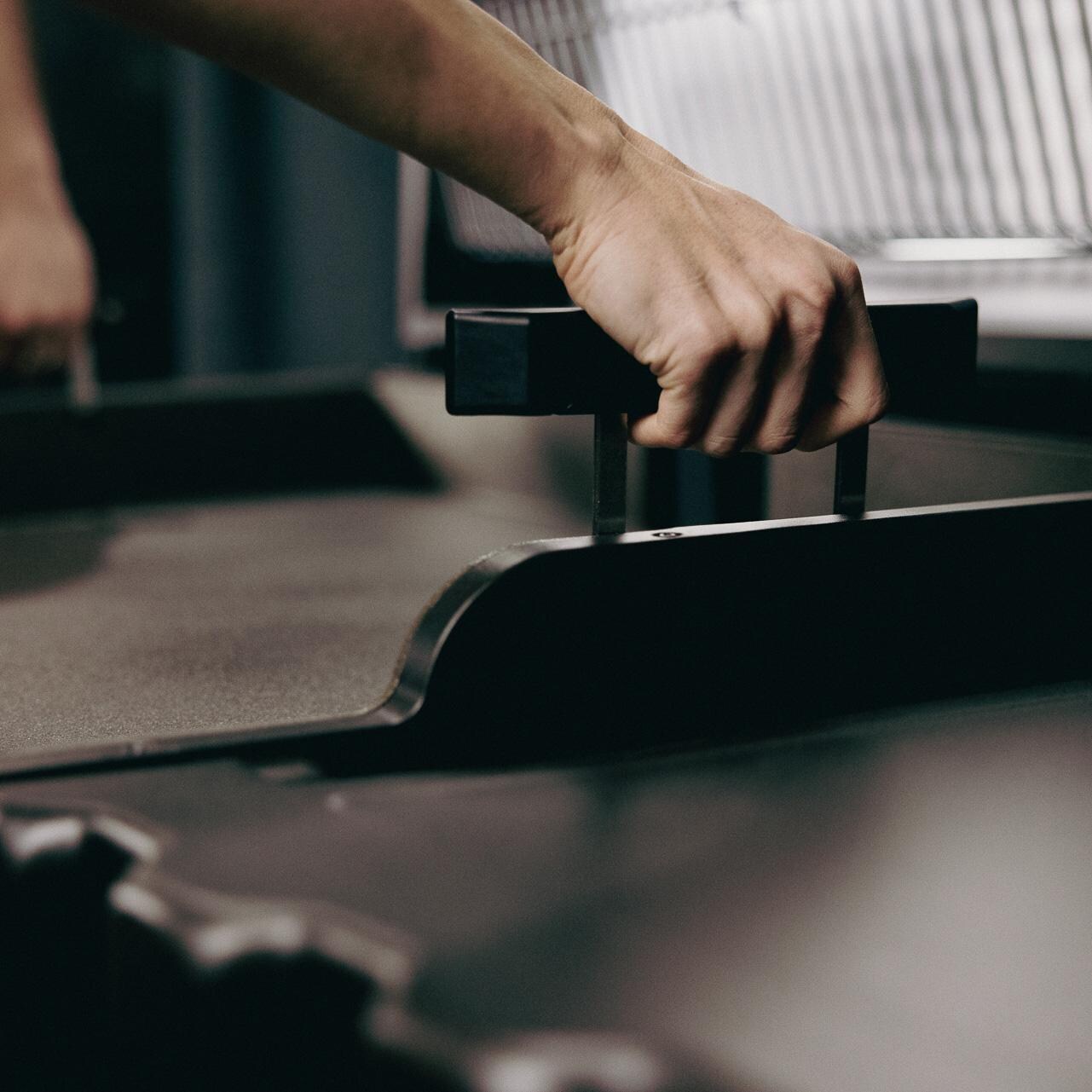 Halo - HZ-1002-XNA - 3 Burner Elite Griddle - Griddle Top Tool 2 - Detail thumbnail