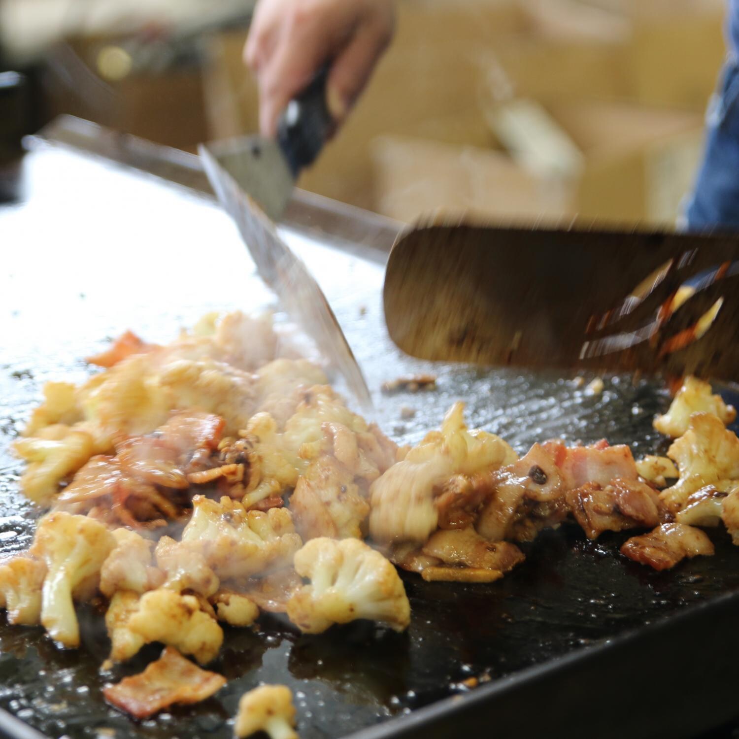 Blackstone 36-Inch Outdoor Griddle Cooking Station - Cooking Cauliflower And Bacon thumbnail