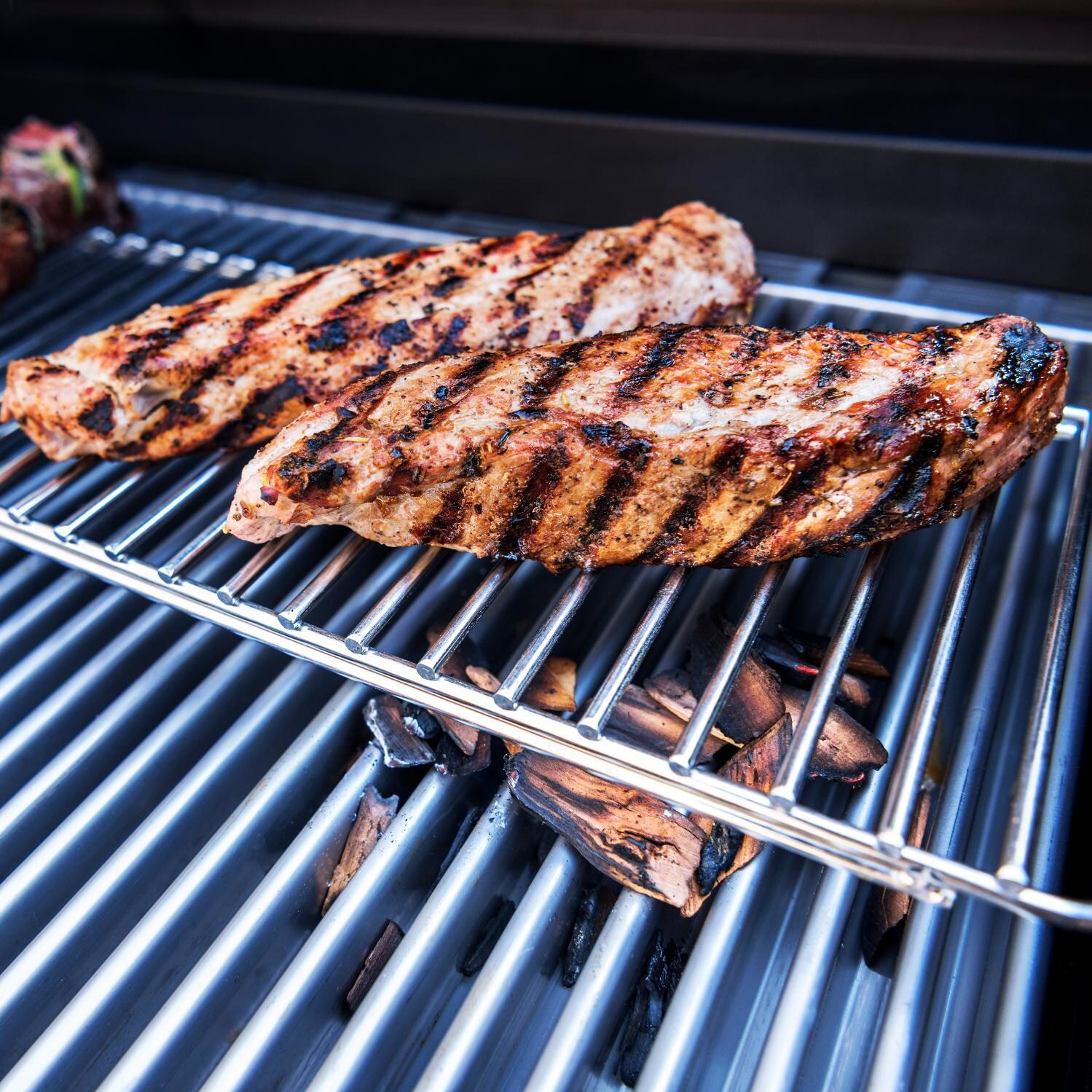Stainless Steel Warming Rack Keeps Your Finished Food From Getting Cold While You Grill thumbnail