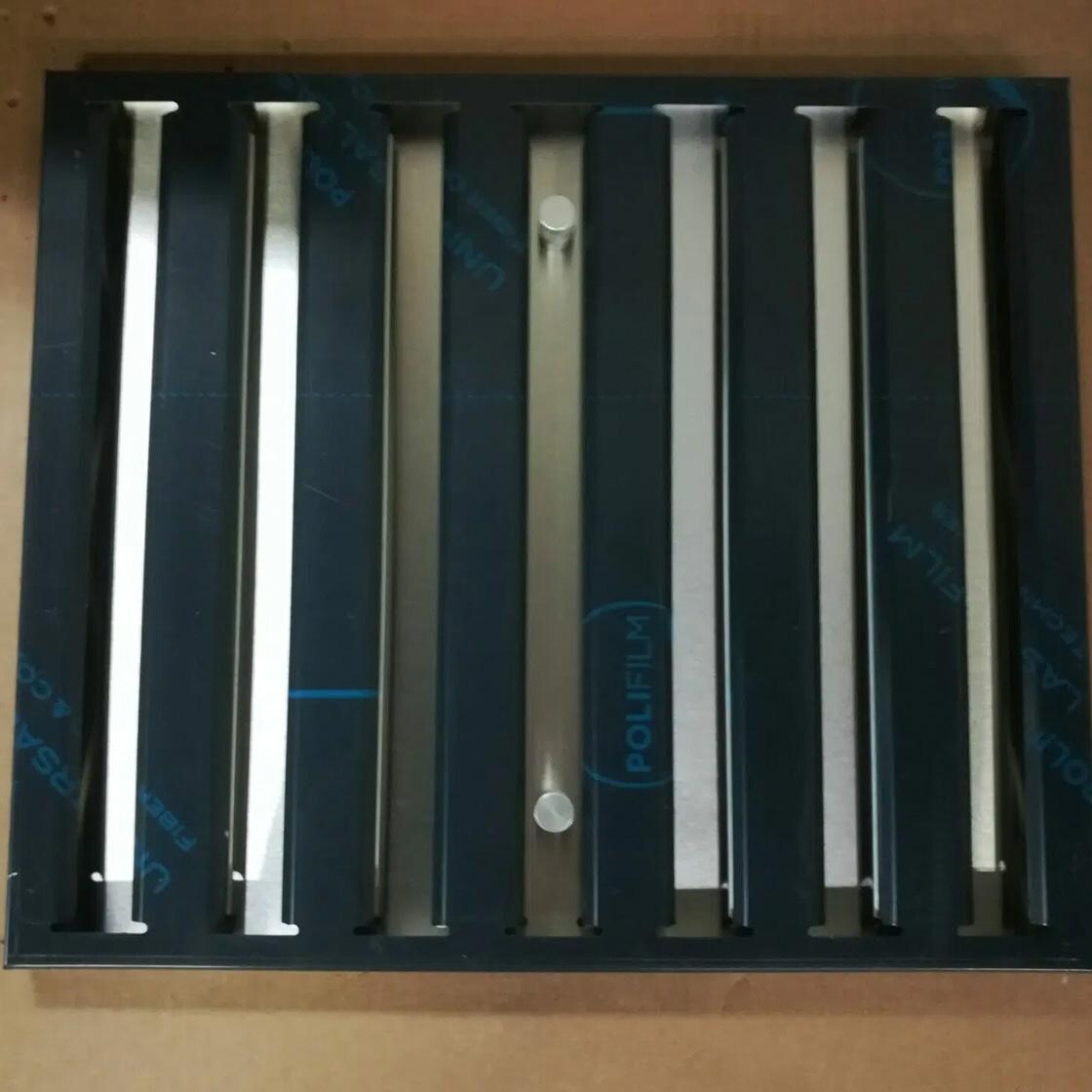 Trade-Wind 3BL-33-606 12 X 14 Inch Stainless Steel Baffle Filter - Outdoor - Lifestyle - White Background thumbnail