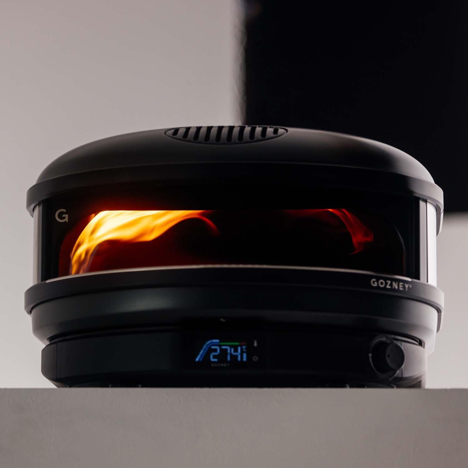 Gozney GAPOBUS1425 Arc Propane Pizza Oven - Black - In Use - Lifetyle thumbnail