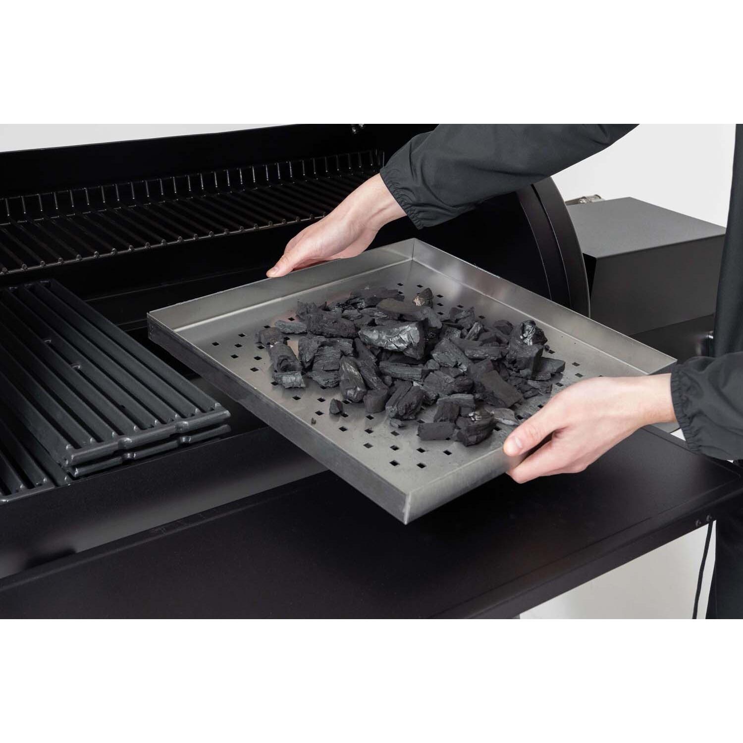 Broil King 958050 Regal Charcoal Offset 500 Smoker - Charcoal Tray - Detail thumbnail