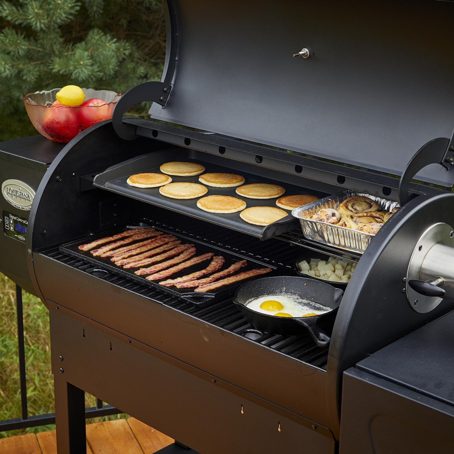 Louisiana Grills - 60901 - LG900C1 Wood Pellet Grill and Smoker - Closeup thumbnail