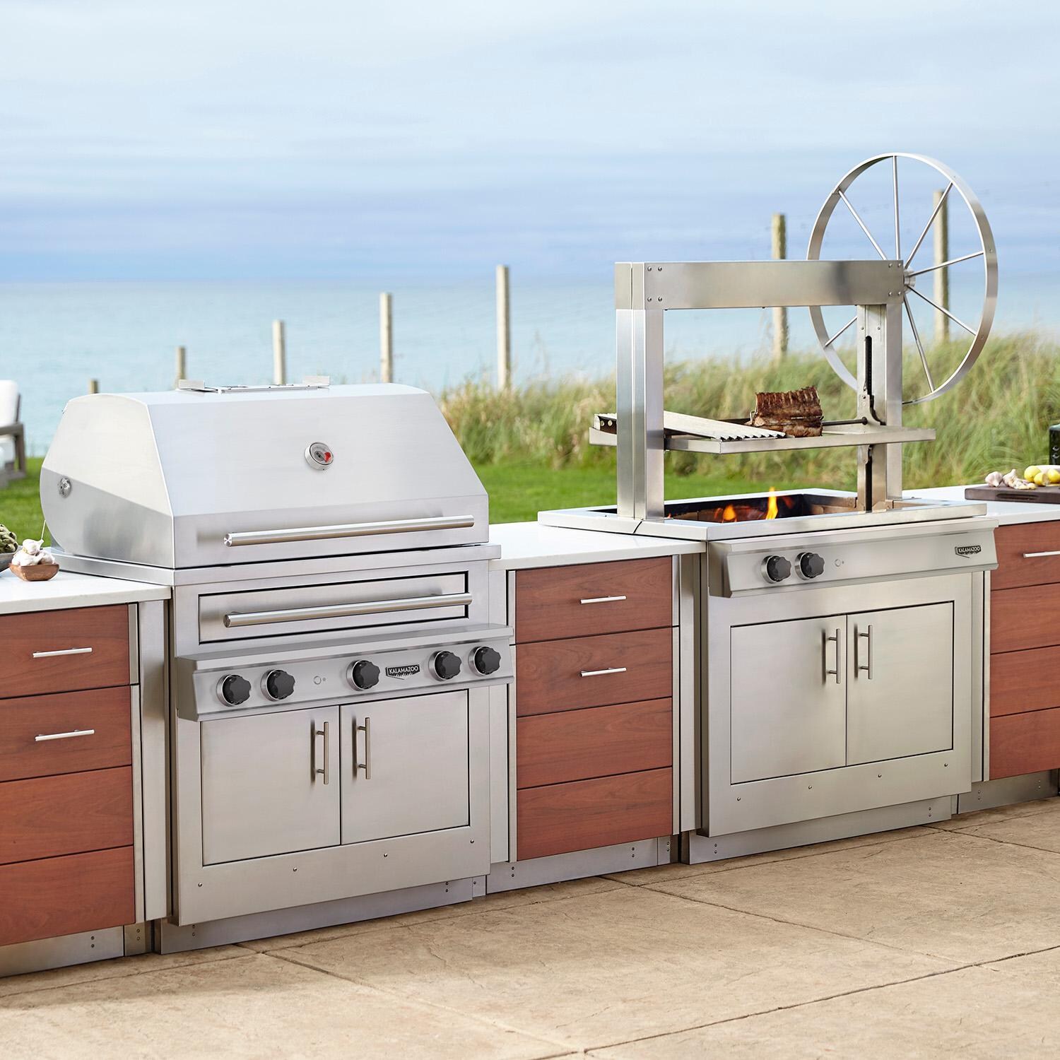 Kalamazoo K750GB Built-In Gaucho Grill - Natural Gas - Shown in Outdoor Kitchen w/ K750HB Hybrid Fire Grill thumbnail