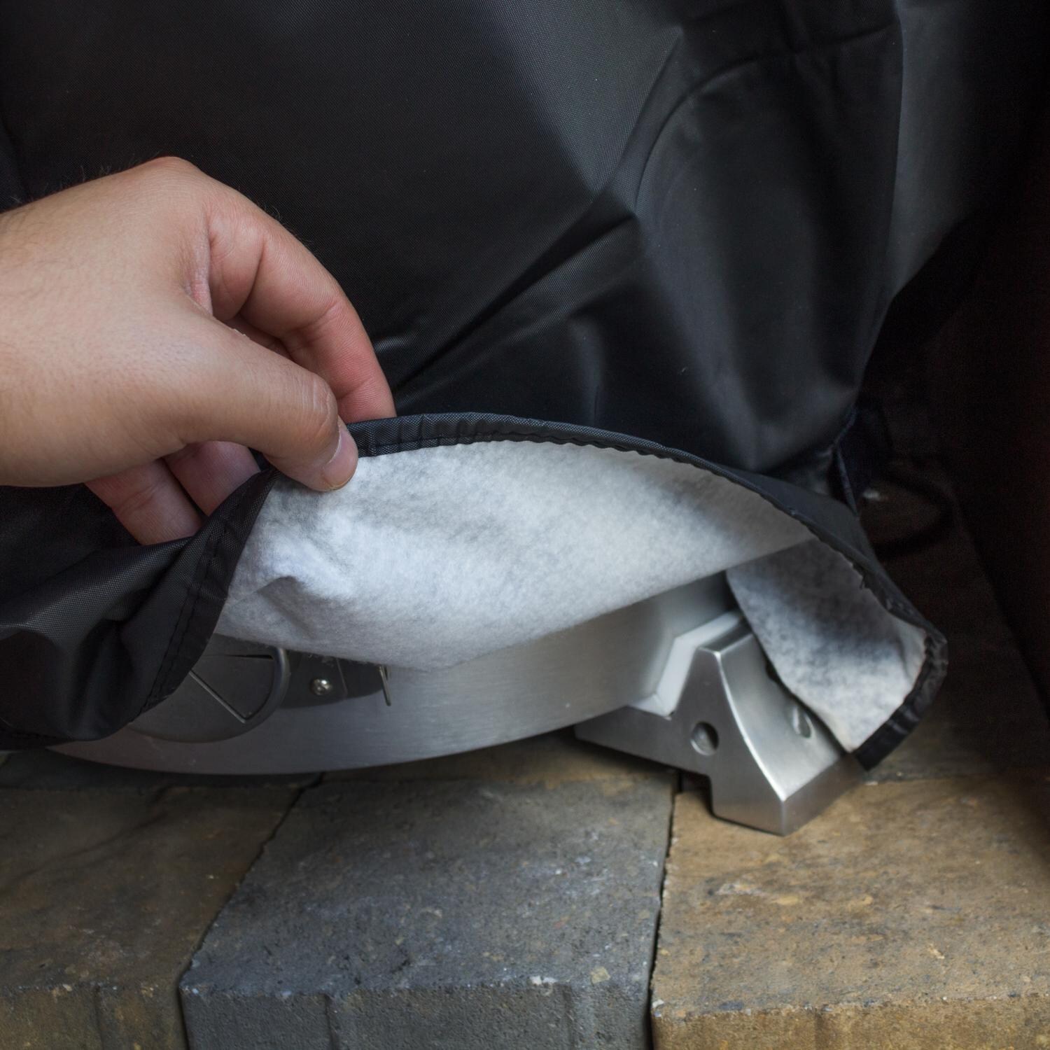 Blaze Grill Cover For Kamado 20-Inch Grills - Interior Lining thumbnail