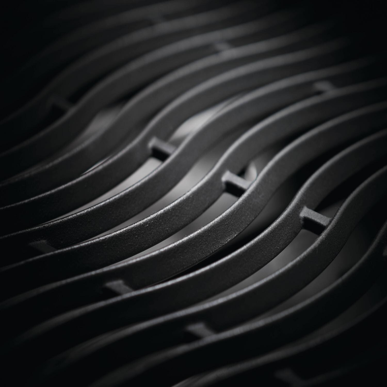 Napoleon Rogue 365 Propane Gas Grill - Black - R365PK-1 thumbnail