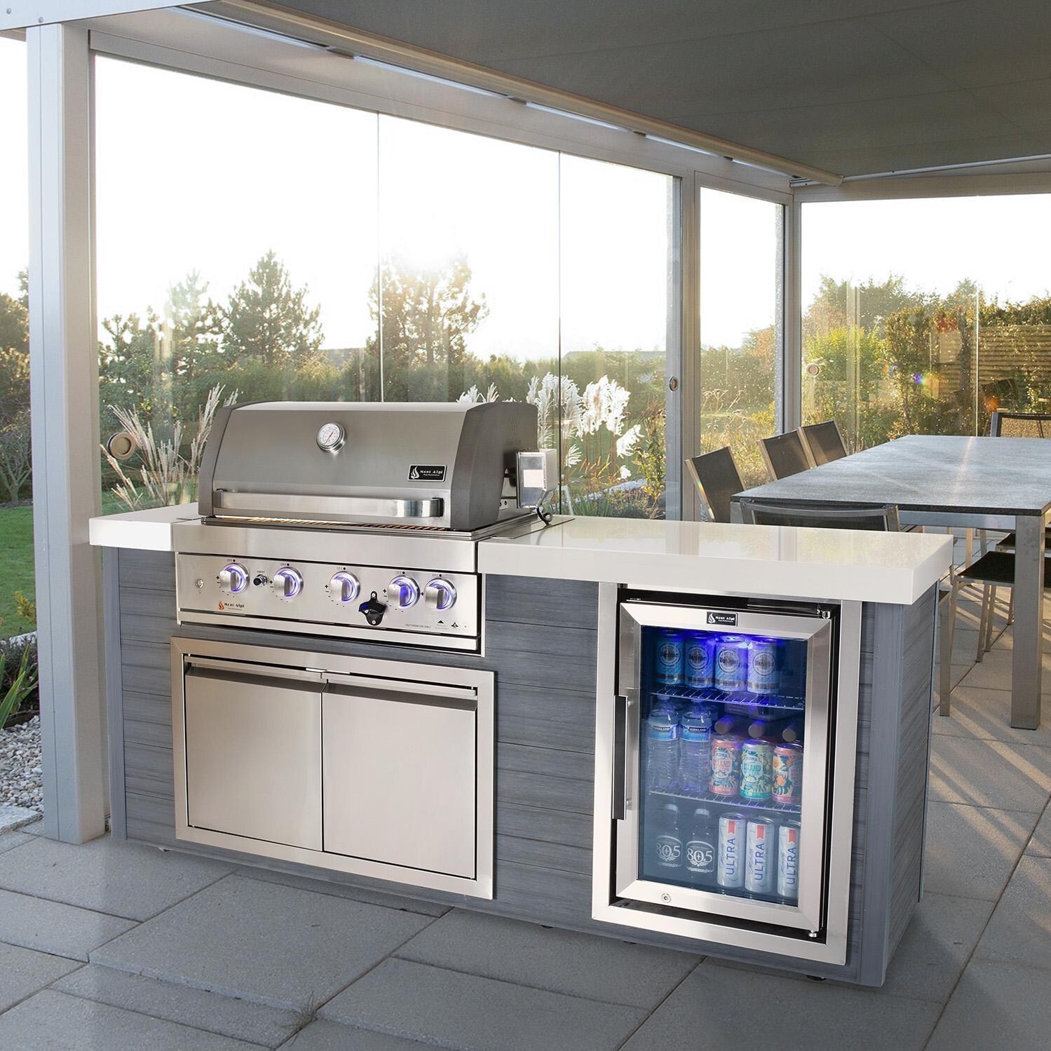 Mont Alpi MA400-AW 4-Burner Stainless Steel Art-Wood Natural Gas Island Grill - Lifestyle thumbnail
