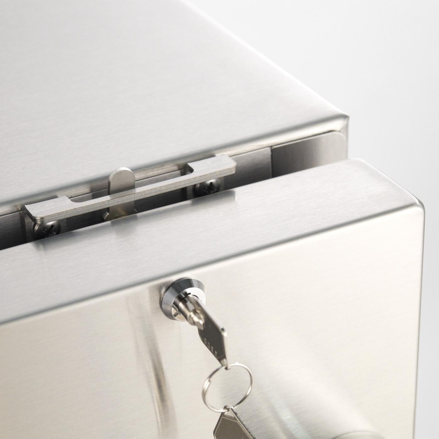 Fire Magic 24 Inch 6.5 Cu. Ft. Left Hinged Outdoor Built-In Refrigerator - Lock thumbnail