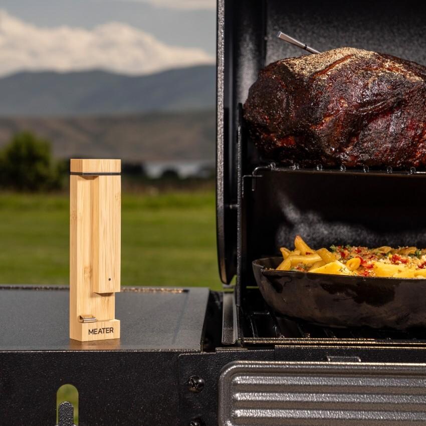 MEATER RTU-MT-MP201 Pro - On Grill - Lifestyle thumbnail