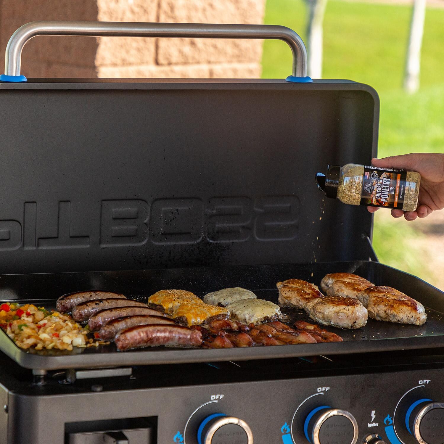 Pit Boss 10781 Ultimate Lift Off 3 Burner Propane Griddle - Cooking Up Close - Detail thumbnail