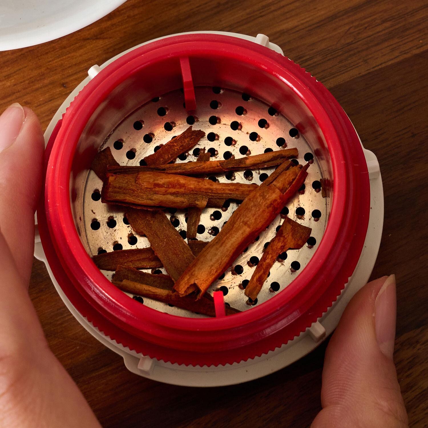 FinaMill FM133-1 Classic Grater Pod - Pre-grinding - Lifesyle thumbnail