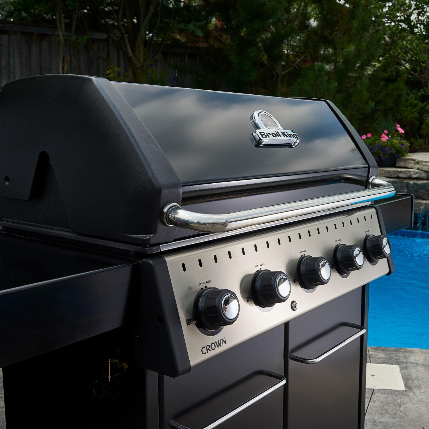 Broil King 866257 24 Inch Crown 520 Natural Gas Grill - By The Pool - Close-Up View - Lifestyle thumbnail
